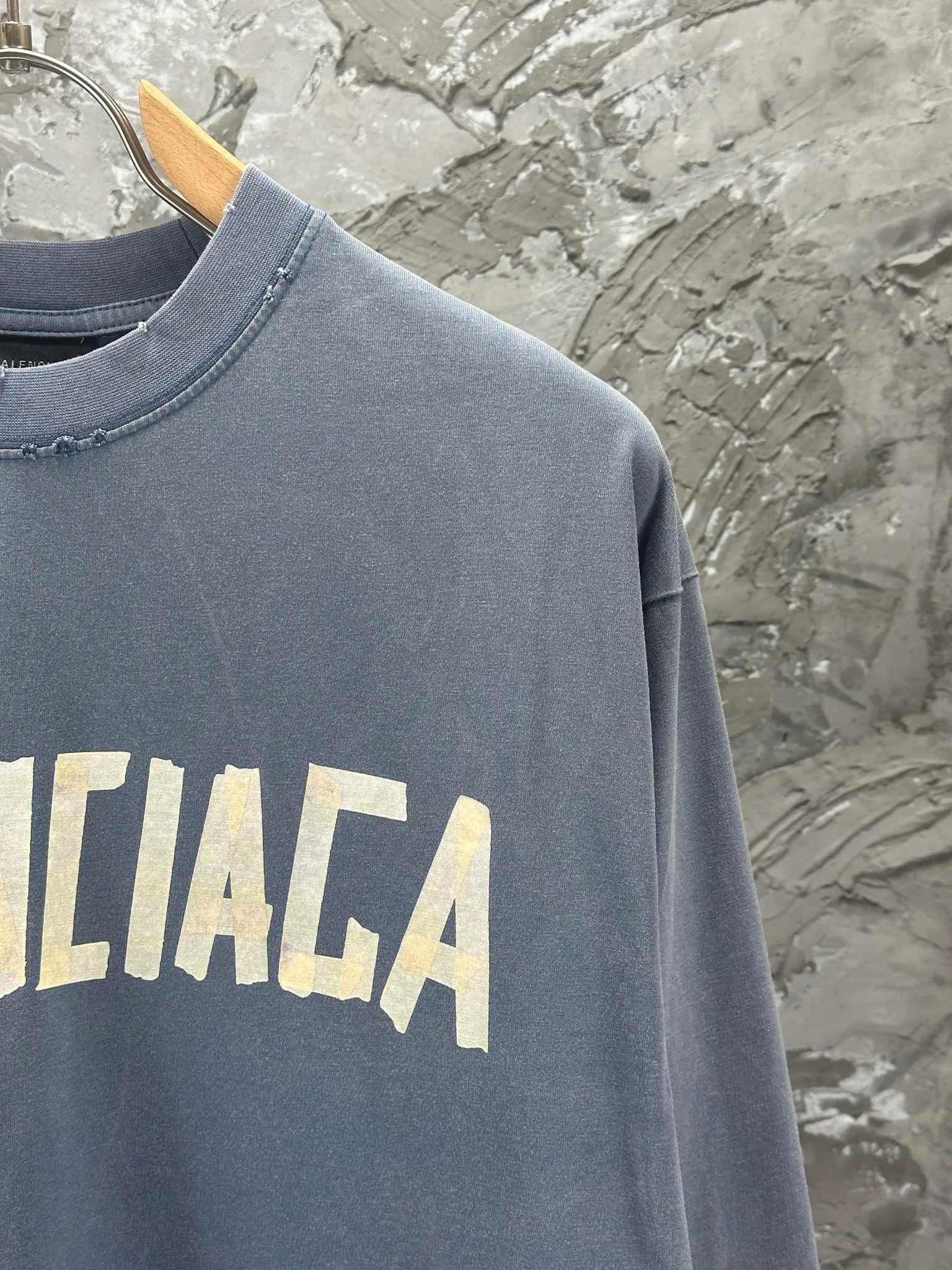 BALENCI*GA Series . 280g * 1 1 . . + . .os Same Style -Color：Cream White Green Blue -SIZE：XS S M L 8602#